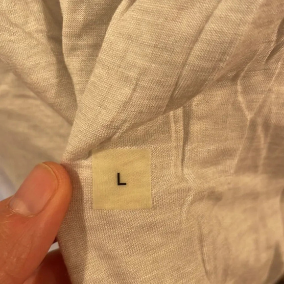 NWT Ann Taylor Factory light grey woman’s long sleeve shirt - Picture 3 of 8